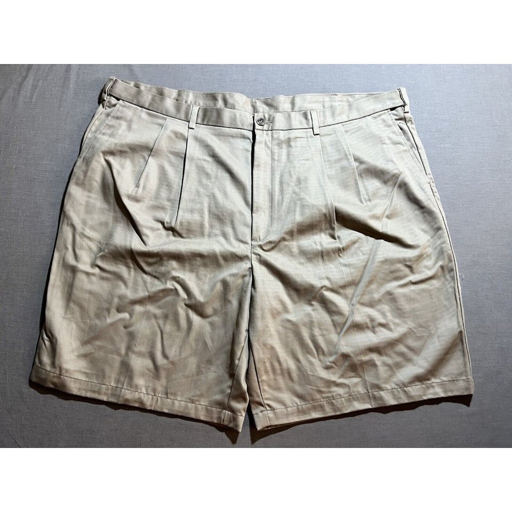 Roundtree & Yorke Pleated Shorts Mens 52‎ Beige Pocketed Belted Button Men NWOT.